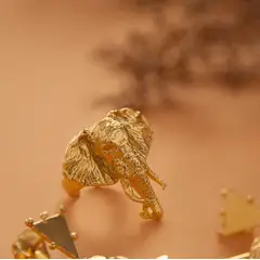 AMORINO JEWELRY - Anillo Elefante con Baño de Oro de 24 kt de 5 Micras
