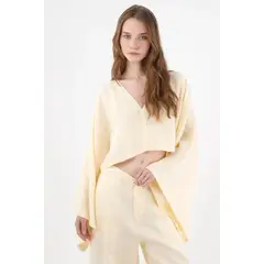 TENNIS - Camisa fit relajado con mangas kimono en lino amarillo pastel para mujer