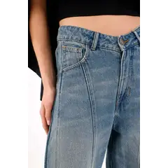 TENNIS - Jean recto con costuras frontales en denim de algodón azul para mujer