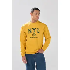 KOAJ - Buzo cuello redondo amarillo oscuro con texto college Hombre