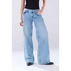 KOAJ - Jean azul claro open leg con tiro bajo y bota ancha Mujer