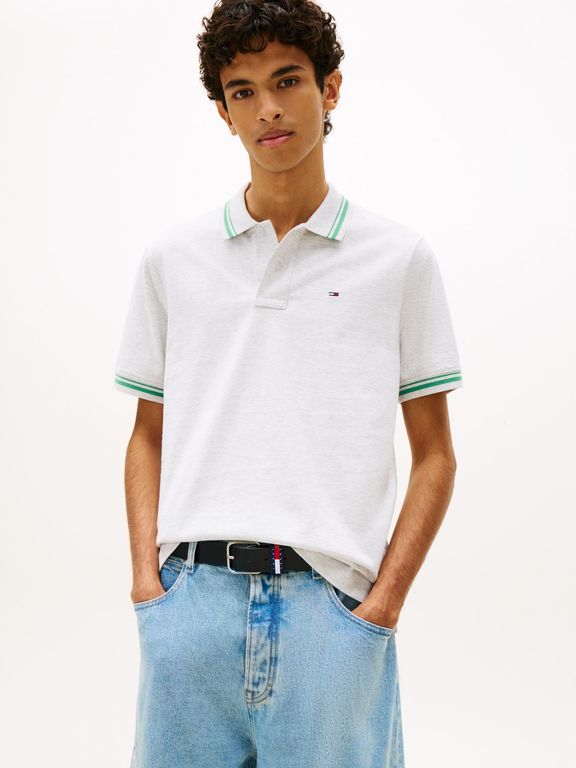 Imagen de Polo de corte regular ribeteado con logo