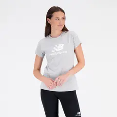 NEW BALANCE - Camisa Deportiva Original Ess Stacked Gris Mujer