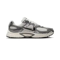 NIKE - Tenis V5 RNR Hombre