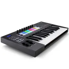 NOVATION - Controlador Launchkey 25 Mk3 sensible 16 Pads