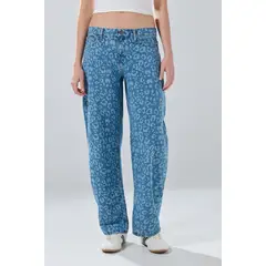 KOAJ - Jean loose barrel azul con diseños, tiro bajo y bota an Mujer