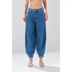 KOAJ - Jean balloon tiro medio azul con bota ancha y bolsillos Mujer