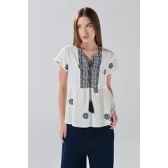 KOAJ - Blusa crema clara estampada con escote V y manga corta Mujer