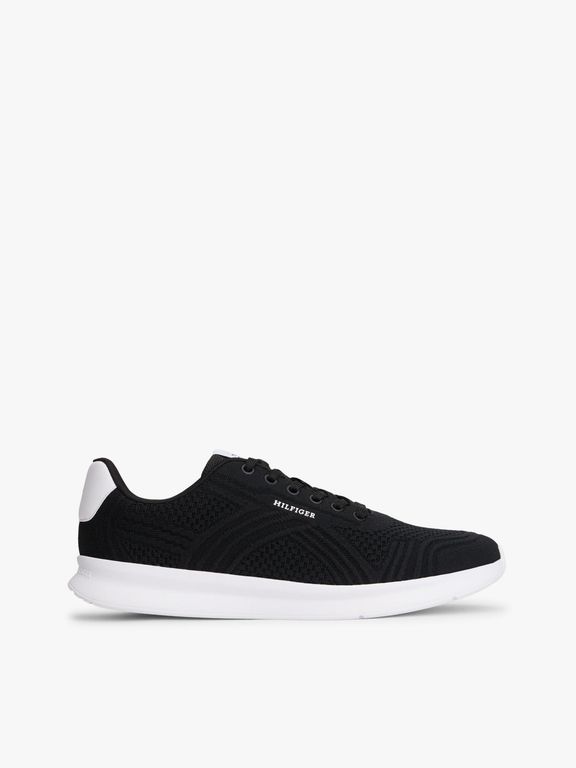 Imagen de Tenis negro de punto ligero con logo