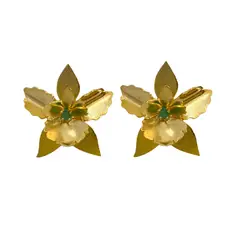 MERAKI - Aretes mujer orquidea y esmeralda Bañados en oro 24kt - Aretes elegantes - Topos mujer