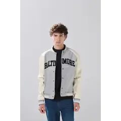 KOAJ - Chaqueta gris bomber con arte college y mangas en PU Hombre