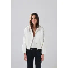 KOAJ - Chaqueta crop cazadora blanca con cuello trucker Mujer