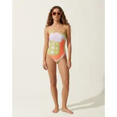 SWIM FAVOURS - Enterizo Nova Floppy · Silueta que se mueve contigo