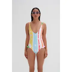 SWIM FAVOURS - Enterizo bay Funky · Femenino y cool