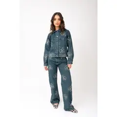 LOCAL ATELIER - Jean wide leg, denim azul con bordados de orquídeas