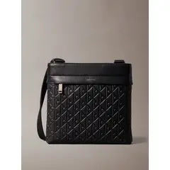 CALVIN KLEIN - Bolso negro plano con estampado de emblema