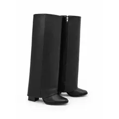 GLAM BOUTIQUE - Botas Vittoria para Mujer, Tacón 7.5, con Capa, Punta Cuadrada, Color Negro