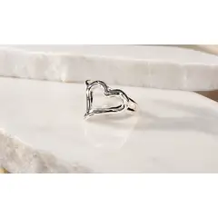 AMORINO JEWELRY - Anillo Heart Silueta en Bronce con Baño en Plata Ley 925