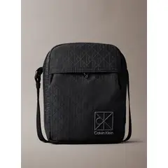 CALVIN KLEIN - Bolso negro reporter con estampado de emblema