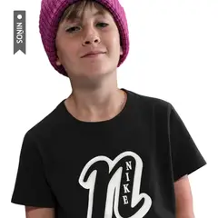 NIKE - Camiseta Sportwear Graphic Star Fs Niño-Negro