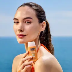 ISDIN - Protector solar Fotoprotector Fusion Water Magic Glow en Crema 50 ml
