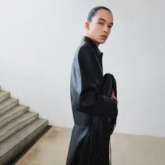 MANGO - Chaqueta Mujer Efecto cuero