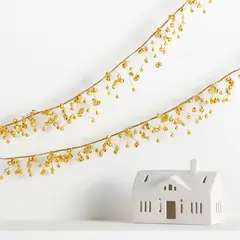 CRATE & BARREL - Guirnalda navideña Gold Jingle Bells en Metal 8 cm x 183 cm