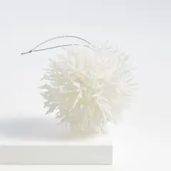 CRATE & BARREL - Adorno para árbol Coral en Plástico 8 cm x 8 cm