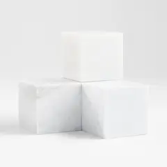 CRATE & BARREL - Figura decorativa Sujetalibros Cubos en Mármol 14 cm x 14 cm