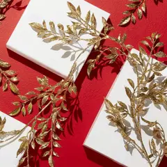 CRATE & BARREL - Guirnalda navideña Gold Glitter Leaf en Plástico 183 cm x 9 cm