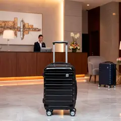BENETTON - Maleta rígida de viaje 10 Kg Cabina Ruedas 360° candado TSA