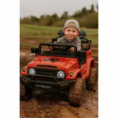 undefined - Carro Montable Eléctrico Toyota FJ Cruiser 6V Roja