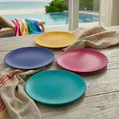 BENETTON - Set x4 platos Melamina Alto= 1.5 cm Ancho= 21.5 cm