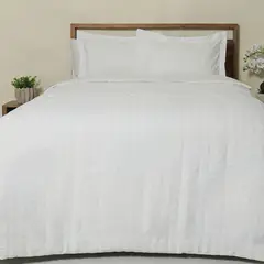 ROBERTA ALLEN - Edredón Textura Lau con relleno de Poliéster 105 GSM