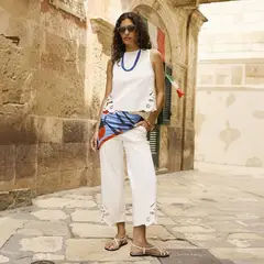 BASEMENT - Pantalón Capri Mujer Tiro medio con Bordado