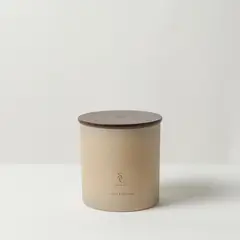 BASEMENT HOME - Vela Aromática 1460gr Currant & Rose Petal