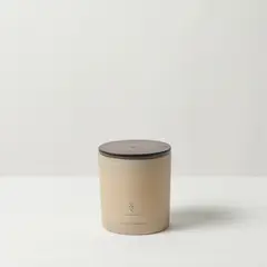 BASEMENT HOME - Vela Aromática 600gr Currant & Rose Petal