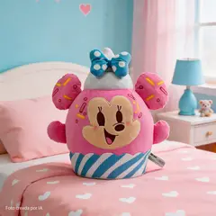 KIDS N PLAY - Peluche Disney Munchlings Minnie Cupcake de Frutilla 33 cm