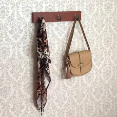 HOMESTYLE - Perchero Pavonado Cedro 40 x 7 cm