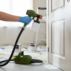 BAUKER - Pistola Para Pintar Con Base 650W, Capacidad 800 ml,Ideal para Trabajos de Pinturas en el Hogar,Incluye Vaso Medidor de Viscosidad, Boquillas y Filtros para Adaptarse a tus Necesidades