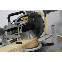 DEWALT - Ingleteadora 10-pulg 1600W 4600Rpm