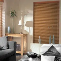 FLEXALUM - Persiana De Madera Color Roble A La Medida Ancho Entre 130.5 A 140 Cm Alto Entre 85.5 A 100 Cm