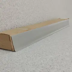 VINISOL - Guardaescoba PVC 10 cm x 1 Metro Lineal caja x 30 Unidades Humo