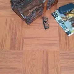 VINISOL - Piso Vinilo Baldosa Fores Grab Sapelly 30.5x30.5 Cj2.04m2