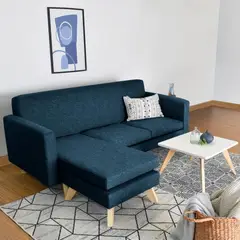 HOGAR VENECIA - Sala Burdeos en Tela Azul + Mesa Centro Nova