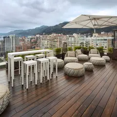HUNTER DOUGLAS - Piso DECK en Madera Natural de Bamboo - 1850x137x18 mm Caja por 1m2
