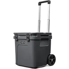 YETI - Hielera Roadie 48 con Ruedas Portátil y Mango Retráctil 45L Negro