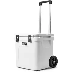 YETI - Hielera Roadie 48 con Ruedas Portátil y Mango Retráctil 45L Blanco