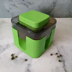 COLMASCOTAS - Comedero Para Perro Importado Interactivo Verde