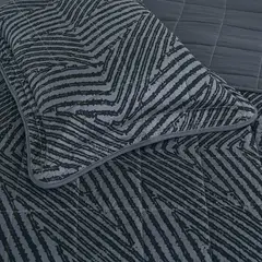 JUST HOME COLLECTION - Quilt Urbano Diseño King Grafito